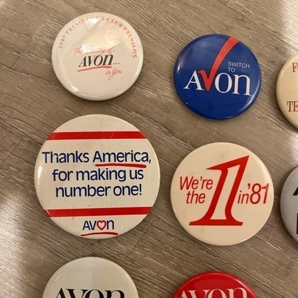 11 Vintage Avon Pinback President Club Avon Lady Buttons, Sales Promotional - Picture 3 of 13